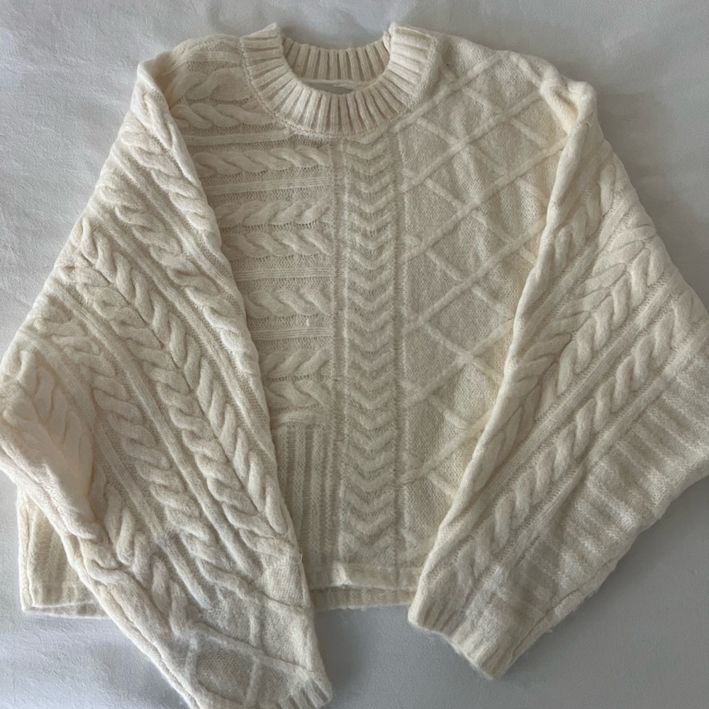 Abercrombie & Fitch Cream Cable Knit Sweater